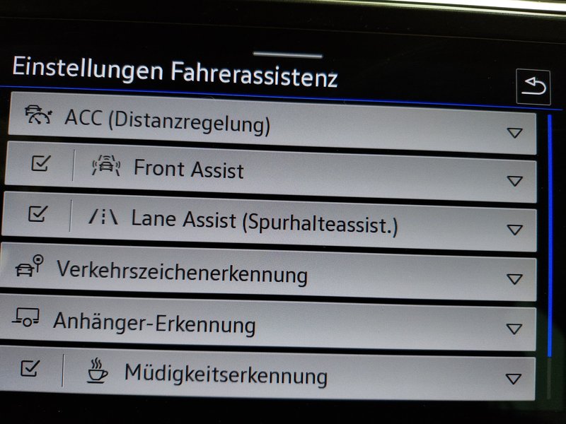 Volkswagen Tiguan 2.0 TDI 4MOTION Life automatik • ACC • LED — 20