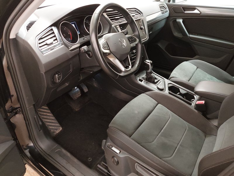 Volkswagen Tiguan 2.0 TDI 4MOTION Life automatik • ACC • LED — 6