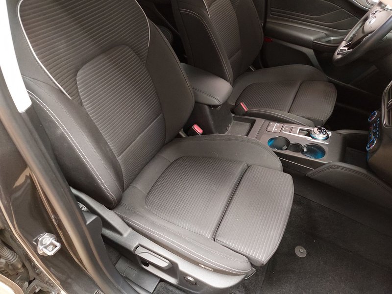 Ford Focus Turnier 1.5 EcoBlue automatik Titanium • bežično punjenje • LED — 10