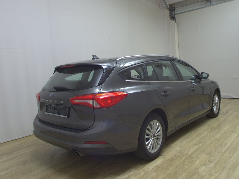 Ford Focus Turnier 1.5 EcoBlue automatik Titanium • bežično punjenje • LED — 4