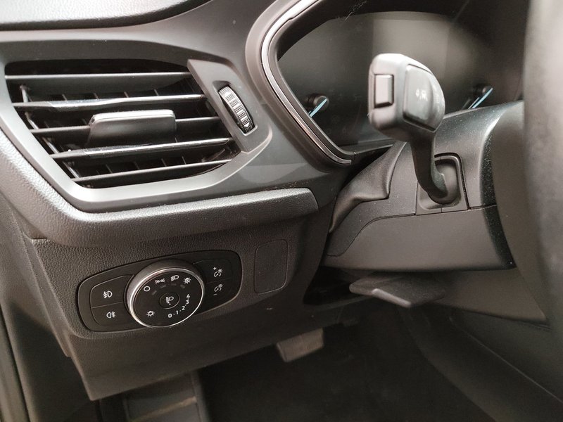 Ford Focus Turnier 1.5 EcoBlue automatik Titanium • bežično punjenje • LED — 7