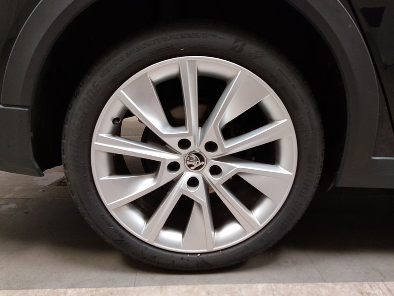 Škoda Octavia Kombi 2.0 TDI automatik 4x4 Scout • AHK • Full LED — 15