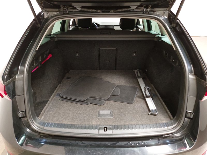 Škoda Octavia Kombi 2.0 TDI automatik 4x4 Scout • AHK • Full LED — 17