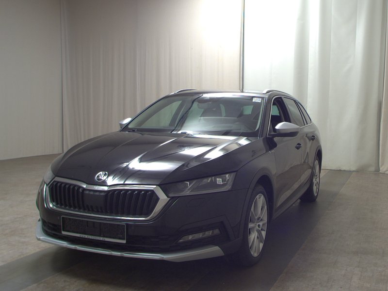 Škoda Octavia Kombi 2.0 TDI automatik 4x4 Scout • AHK • Full LED — 2
