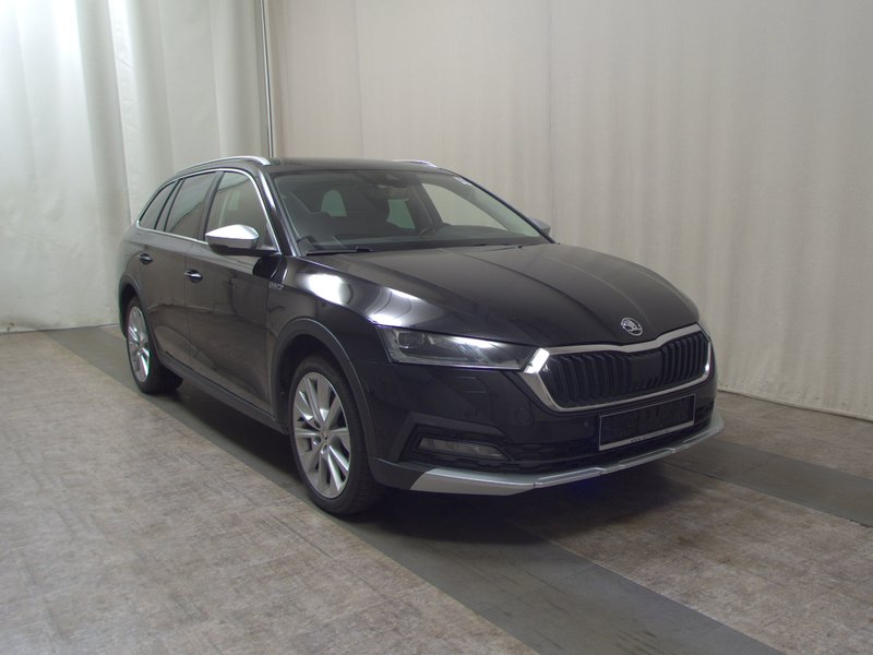 Škoda Octavia Kombi 2.0 TDI automatik 4x4 Scout • AHK • Full LED — 3