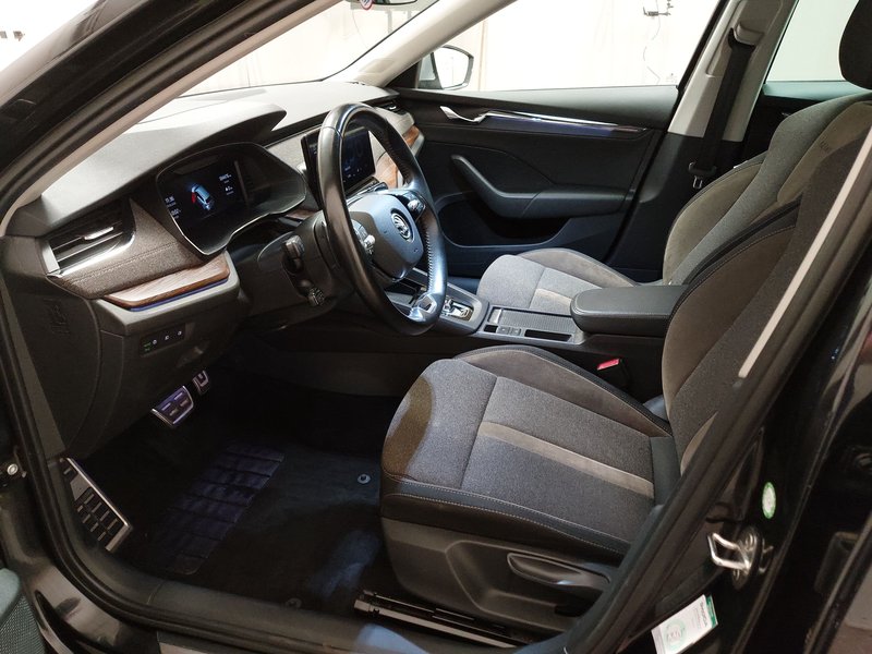 Škoda Octavia Kombi 2.0 TDI automatik 4x4 Scout • AHK • Full LED — 6