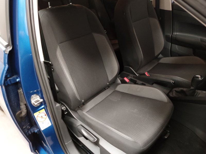 Volkswagen Polo 1.0 TSI • LED • digitalni instrumenti — 10