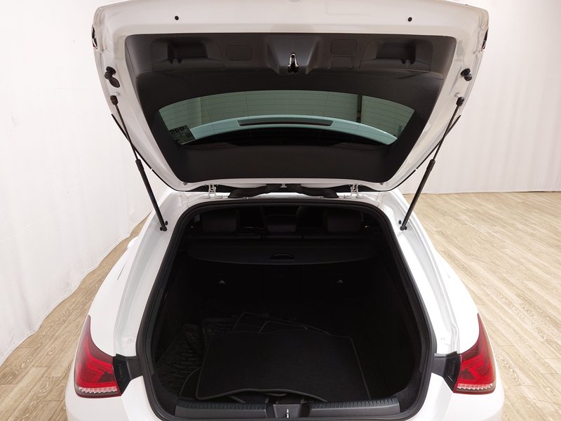 Mercedes-Benz CLA 200 d 4MATIC Shooting Brake automatik Progressive — 17