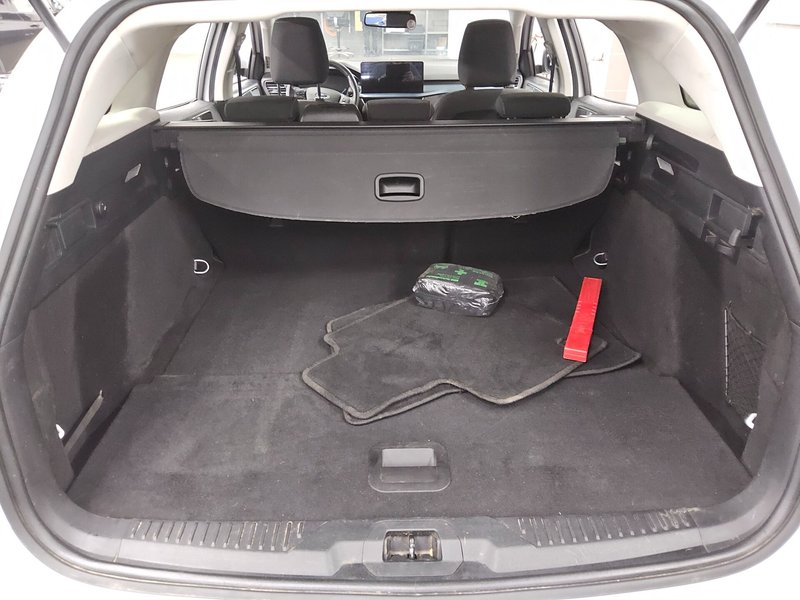 Ford Focus Turnier 1.5 EcoBlue Active automatik • LED • navigacija — 11