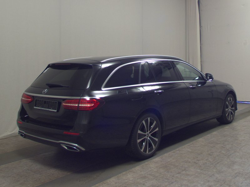 Mercedes-Benz E 220 d karavan automatik Avantgarde • LED • digitalni instrumenti — 4