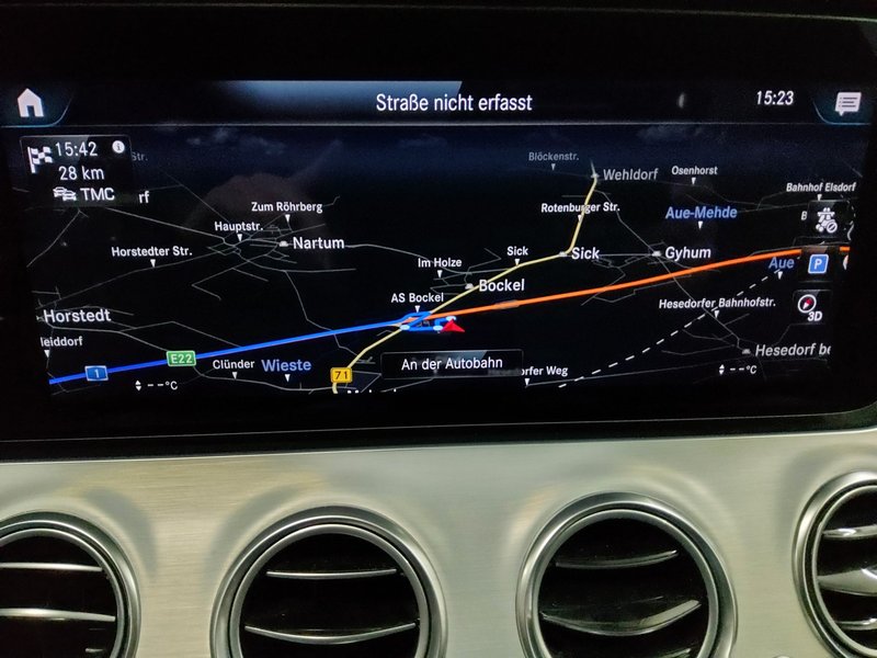 Mercedes-Benz E 220 d karavan automatik Avantgarde • LED • digitalni instrumenti — 7