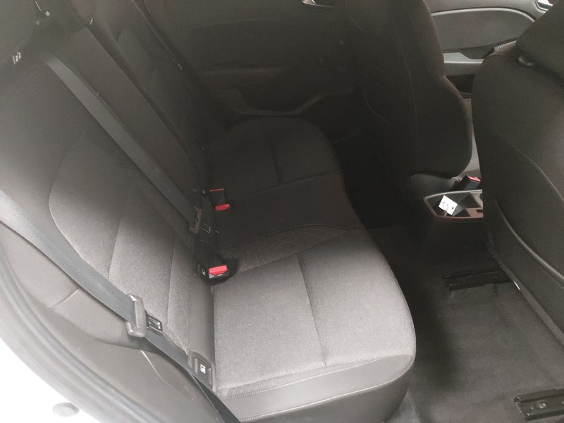 Renault Clio 1.0 • Full LED — 12
