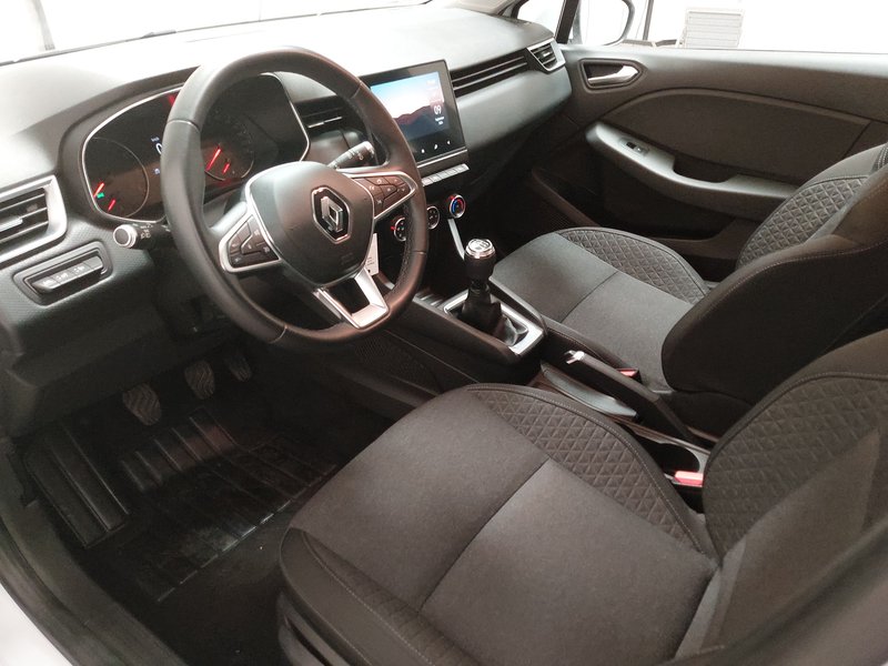 Renault Clio 1.0 • Full LED — 6