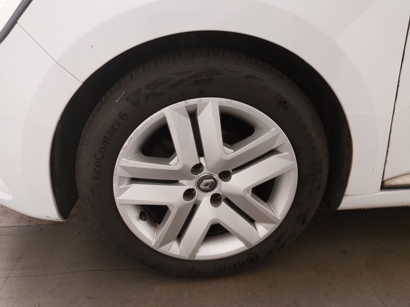 Renault Clio 1.0 • Full LED — 8