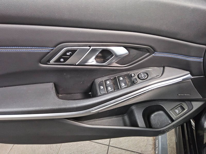 BMW 320d Touring automatik M Sport • HUD • LED — 10