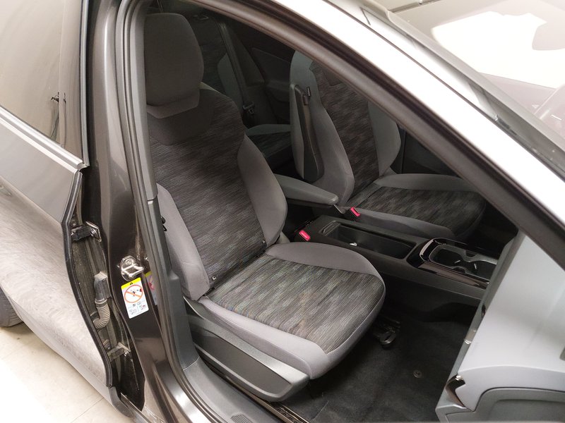 Volkswagen ID.4 Pro Performance • ACC • 360° kamera — 10