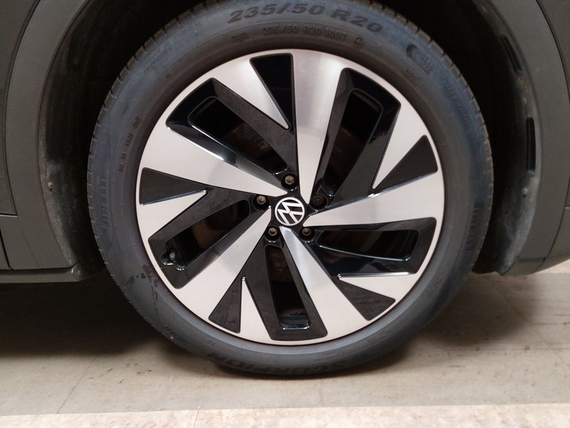 Volkswagen ID.4 Pro Performance • ACC • 360° kamera — 8
