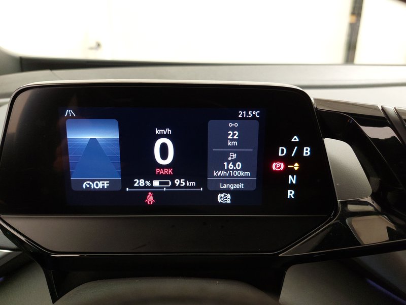 Volkswagen ID.4 Pure Performance • ACC • bežično punjenje — 23