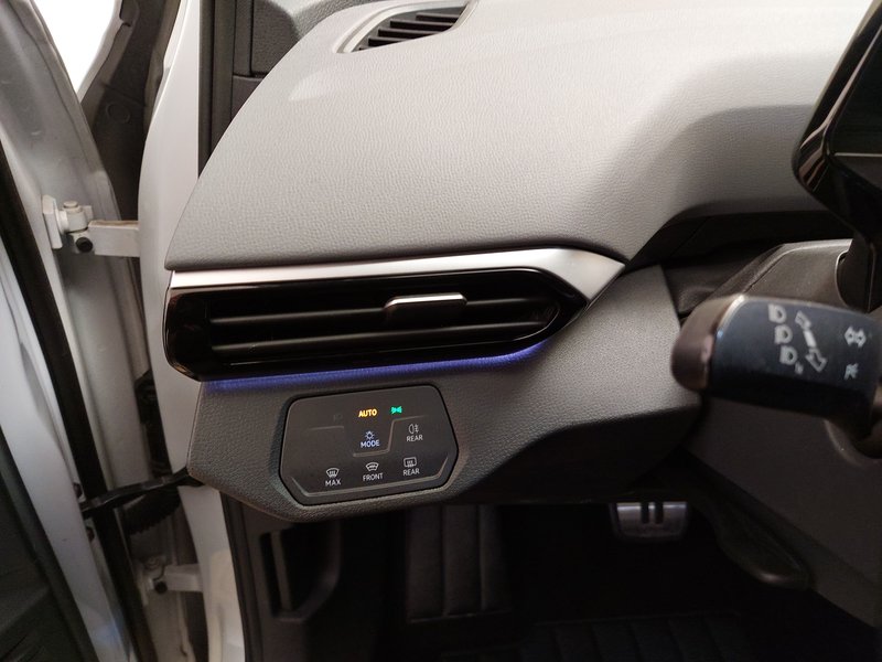 Volkswagen ID.4 Pure Performance • ACC • bežično punjenje — 7