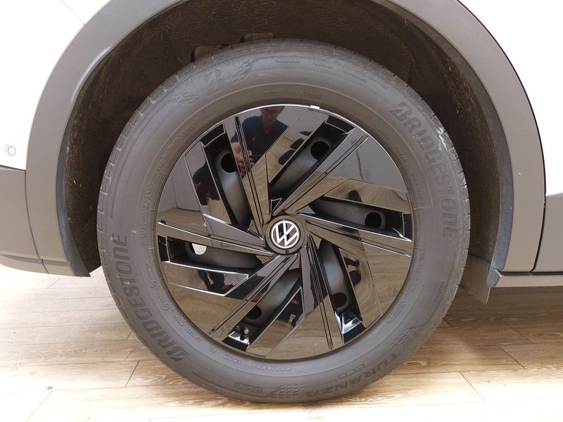 Volkswagen ID.4 Pure Performance • ACC • bežično punjenje — 8