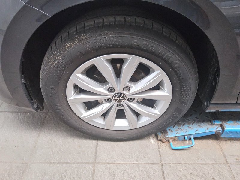 Volkswagen Polo 1.0 TSI automatik • ACC • djelomično kožni interijer — 10