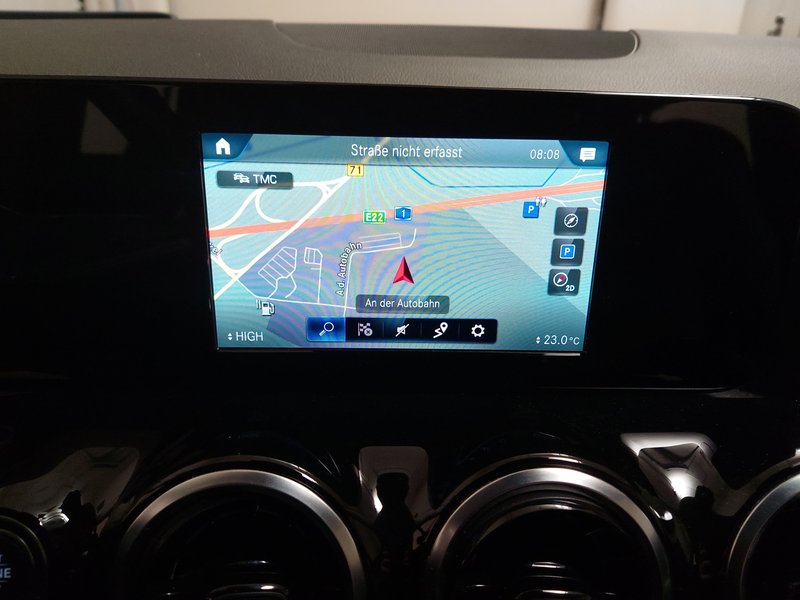 Mercedes-Benz GLA 220 d automatik Progressive • AHK • 360° kamera — 15