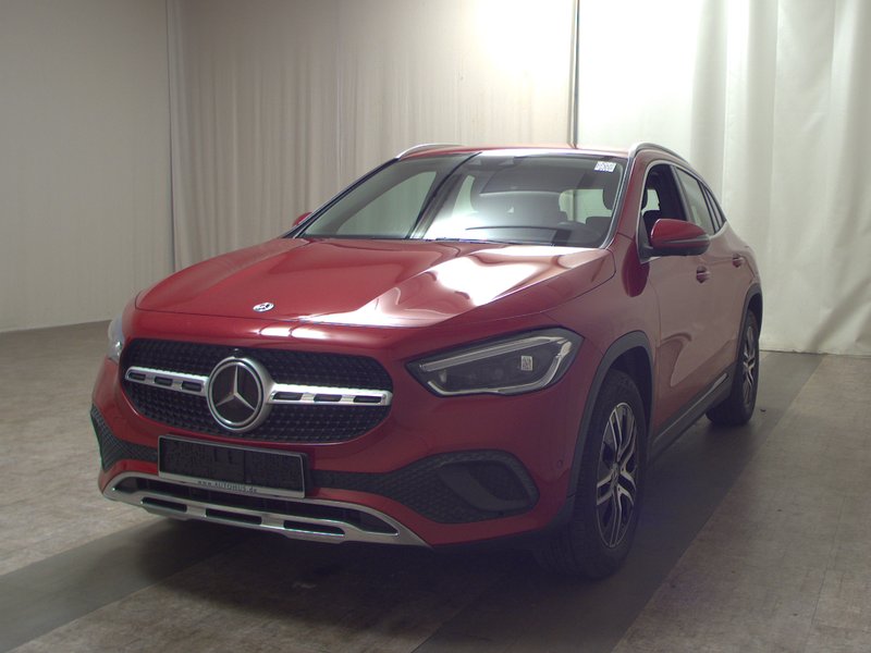 Mercedes-Benz GLA 220 d automatik Progressive • AHK • 360° kamera — 2