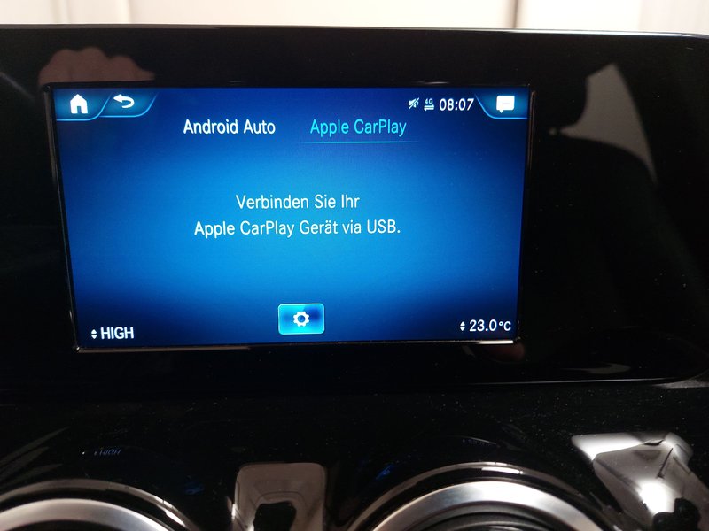 Mercedes-Benz GLA 220 d automatik Progressive • AHK • 360° kamera — 21