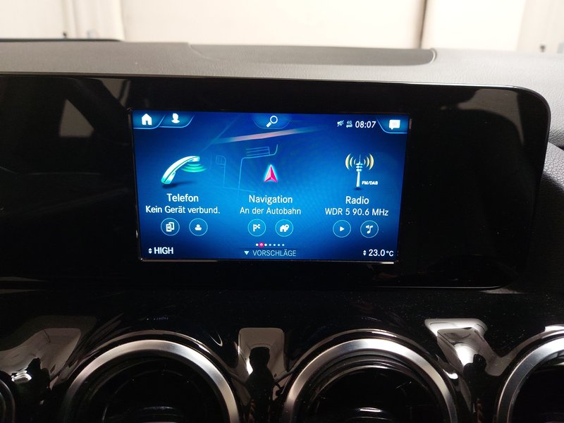 Mercedes-Benz GLA 220 d automatik Progressive • AHK • 360° kamera — 22