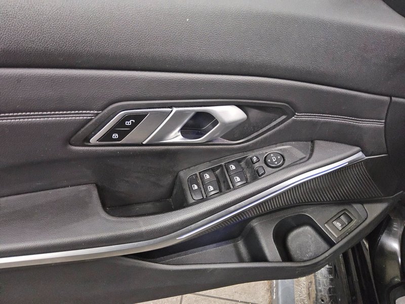 BMW 320i A Touring automatik Sport Line • ACC • LED — 10