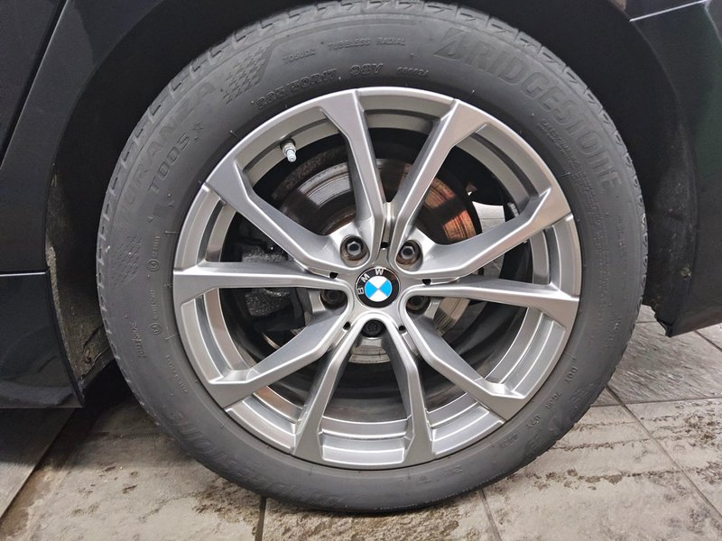 BMW 320i A Touring automatik Sport Line • ACC • LED — 11