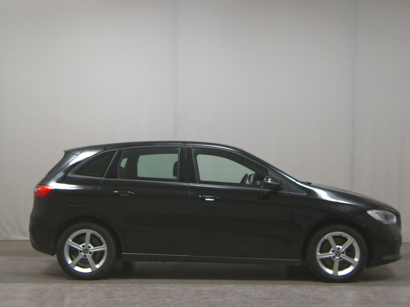 Mercedes-Benz B 250 e automatik • AHK • panorama