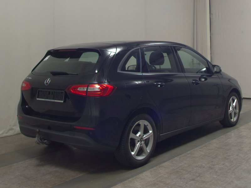 Mercedes-Benz B 250 e automatik • AHK • panorama — 4
