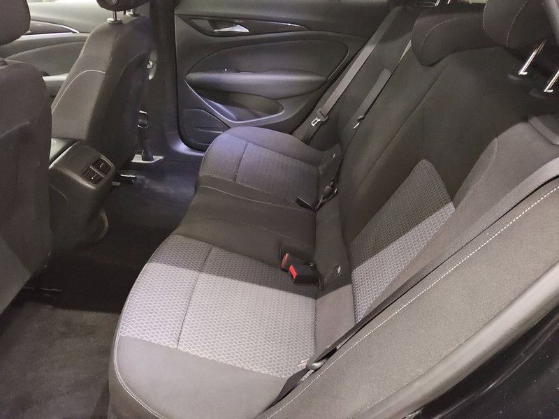 Opel Insignia ST 2.0 D automatik Business Edition • LED • navigacija — 13