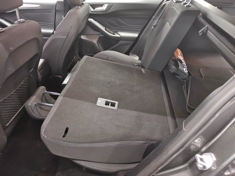 Ford Focus Turnier 1.5 EcoBlue automatik Titanium • ACC • LED — 12