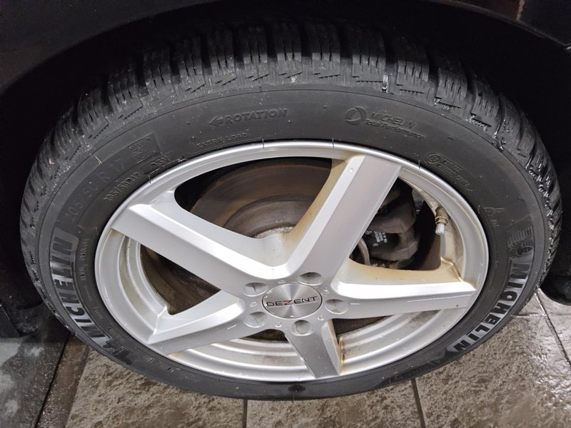 Mercedes-Benz A 220 d automatik AMG Line • ACC • digitalni instrumenti — 11