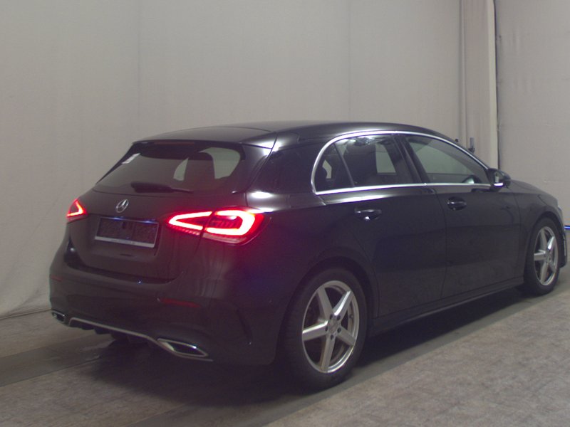 Mercedes-Benz A 220 d automatik AMG Line • ACC • digitalni instrumenti — 4