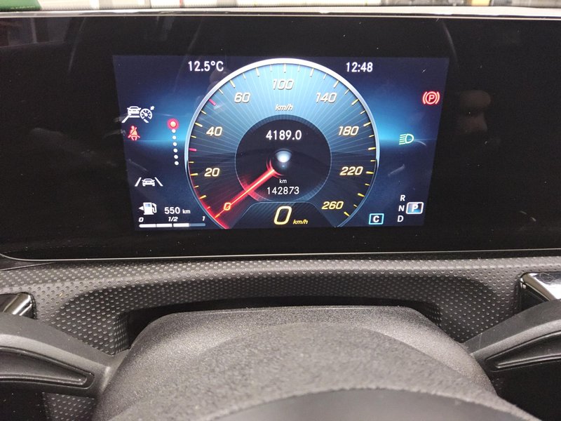 Mercedes-Benz A 220 d automatik AMG Line • ACC • digitalni instrumenti — 8