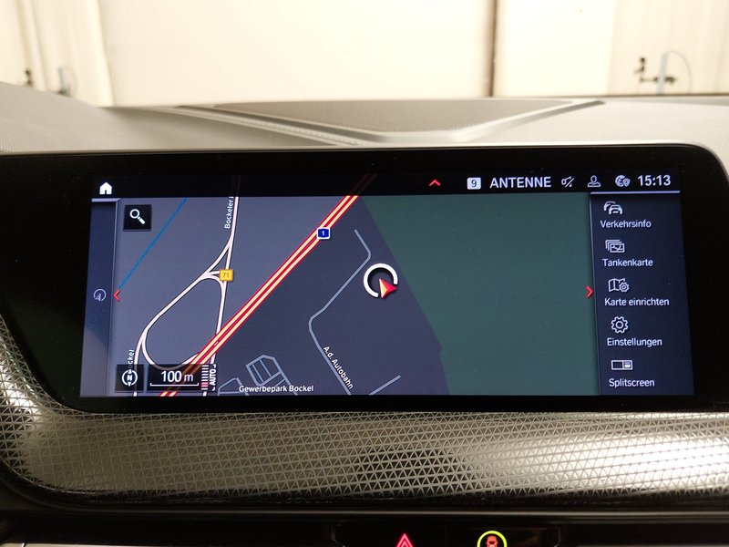 BMW 118i Sport Line automatik • LED • AHK — 17