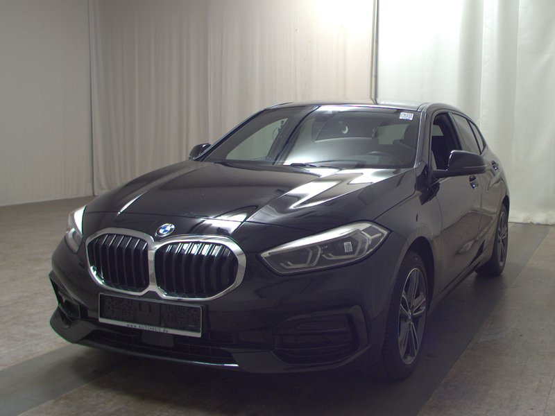 BMW 118i Sport Line automatik • LED • AHK — 2