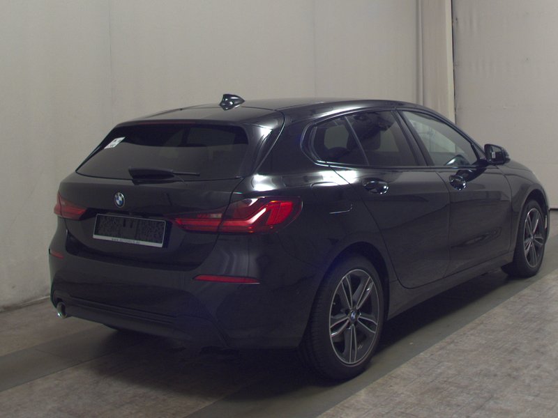 BMW 118i Sport Line automatik • LED • AHK — 4