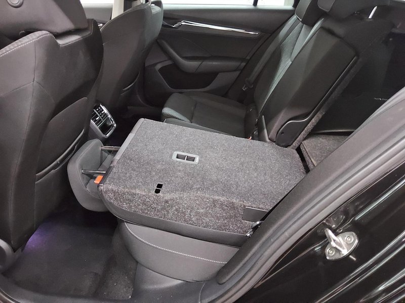 Škoda Octavia Kombi 2.0 TDI automatik Style • ACC • AHK — 13