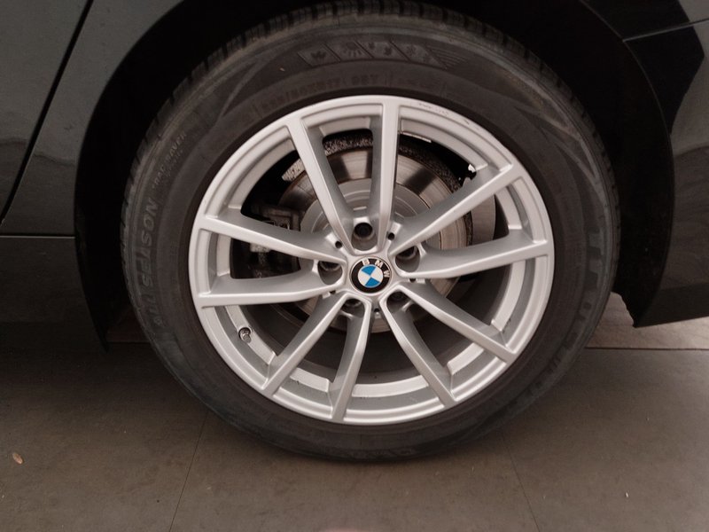 BMW 318i Touring automatik • HUD • LED — 14