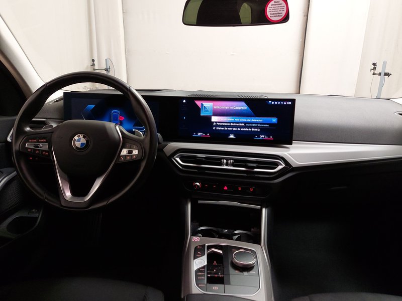 BMW 318i Touring automatik • HUD • LED — 18