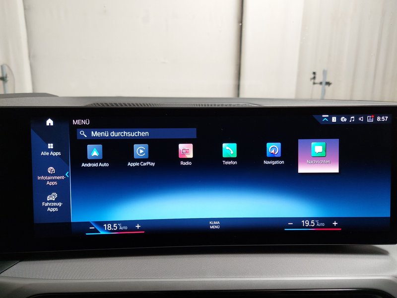BMW 318i Touring automatik • HUD • LED — 21