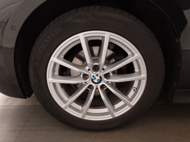 BMW 318i Touring automatik • HUD • LED — 9