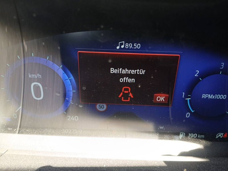 Mercedes-Benz B 250 e automatik Progressive • panorama • koža — 21