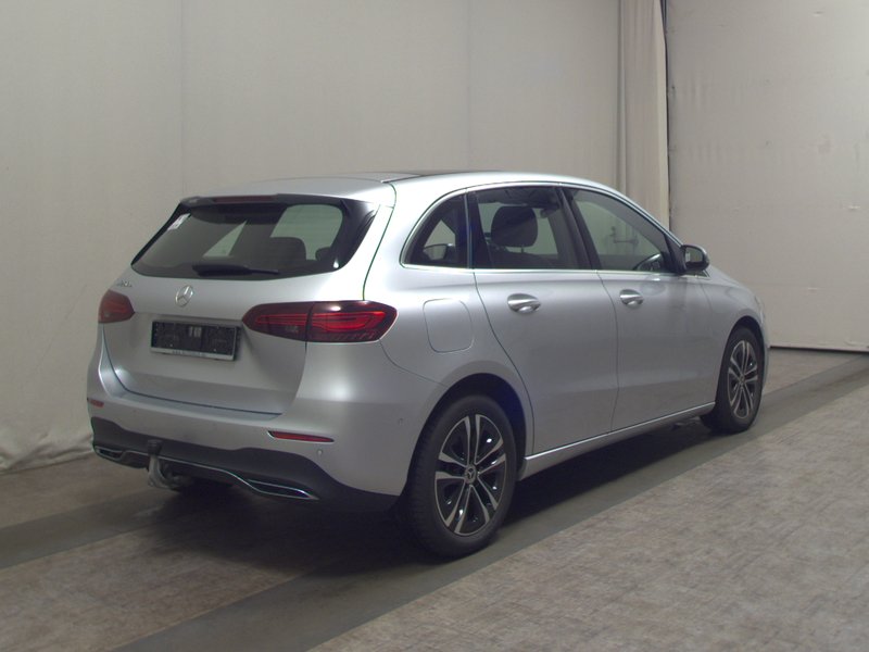 Mercedes-Benz B 250 e automatik Progressive • panorama • koža — 4