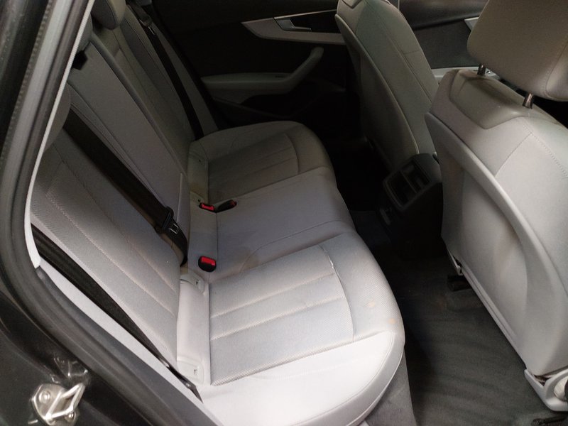 Audi A4 Avant 40 TDI automatik advanced • panorama • Full LED — 12