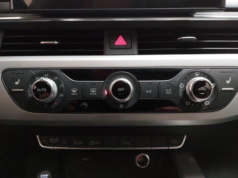 Audi A4 Avant 40 TDI automatik advanced • panorama • Full LED — 21
